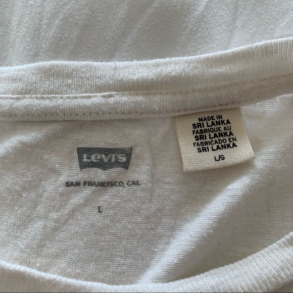 Levi’s White T-Shirt - Picture 6 of 9